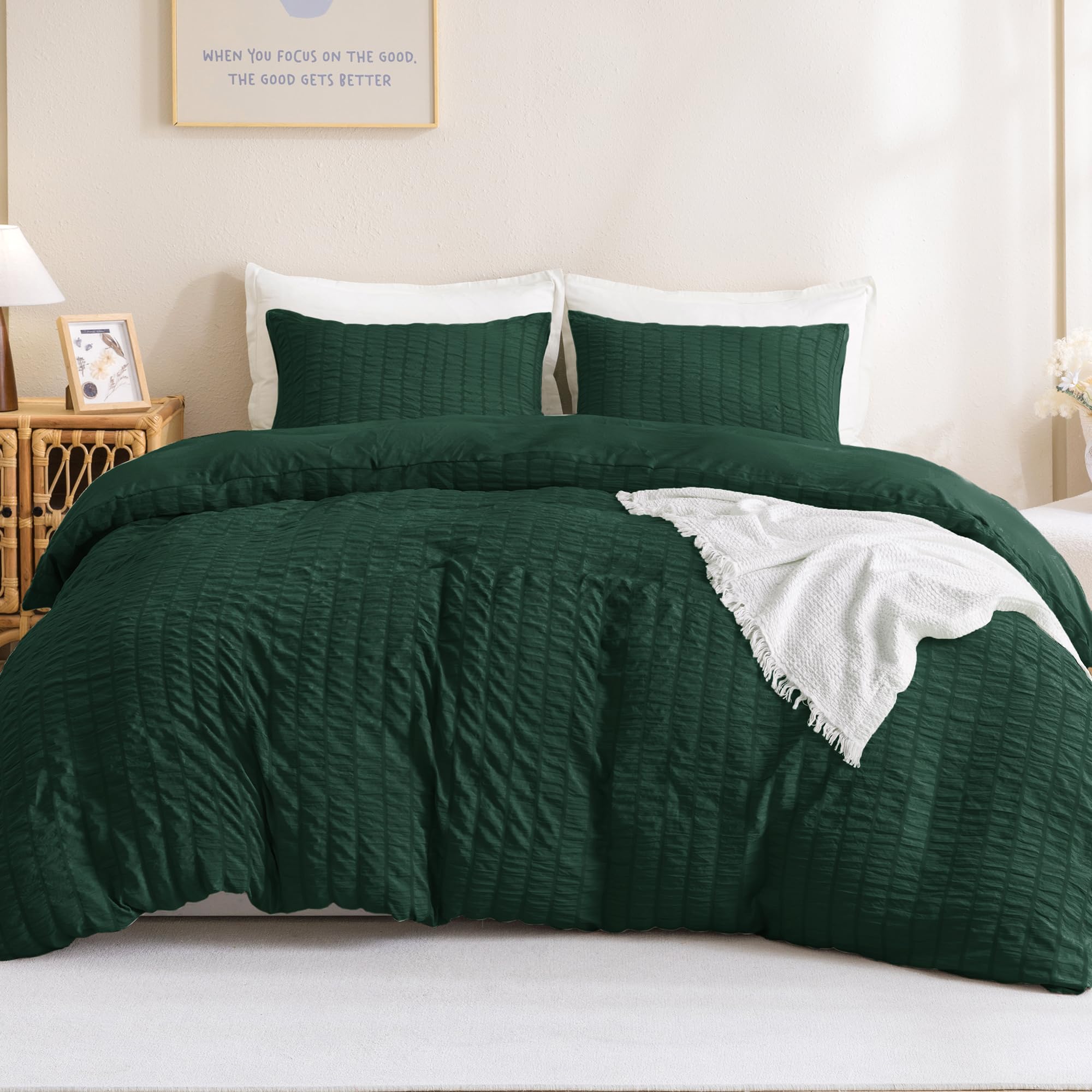 Emerald Luxe Seersucker Comforter Set – 3 Piece King Bedding